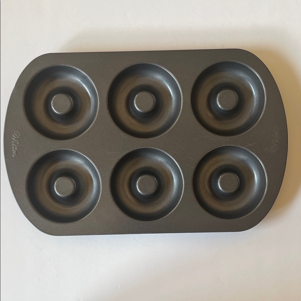 Wilton Large Donut Cake Pan with Six Molds Dessert Baking